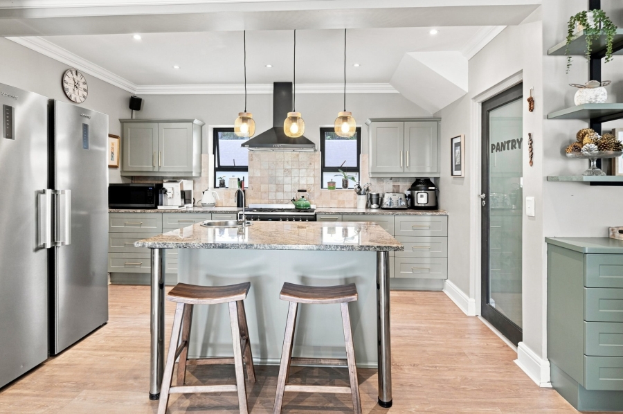 5 Bedroom Property for Sale in Stonehurst Mountain Estate Western Cape